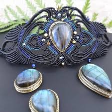 Retrouvez Cet Article Dans Ma Boutique Etsy Https Www Etsy Com Fr Listing 733374512 Bracelet Manchette Labrador Micro Macrame Fiber Jewelry Macrame Bracelets