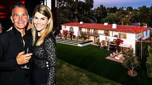 More than two months after completing her prison sentence for her involvement in the college lori has moved into her new house and taken some time to get situated and settled, a source close to the fuller house star exclusively told e! Lori Loughlin And Mossimo Giannulli Are Selling Their Bel Air Home At A Discount Youtube