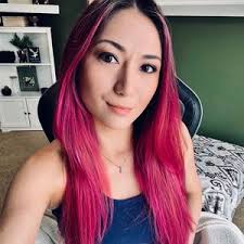 Angela Lee Rockwell (@aleerockster)