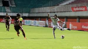 Main di stadion maguwoharjo, kabupaten sleman, laga selesai tanpa pemenang dan tak ada gol tercipta. Uw Hml8uxirucm