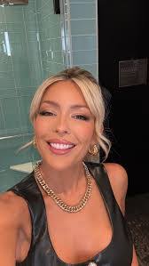 Colleen Wolfe's Instagram, Twitter & Facebook