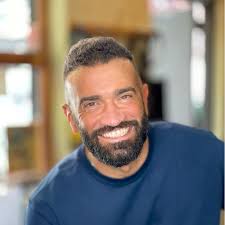 Learn about the Mentors helping entrepreneurs in our program