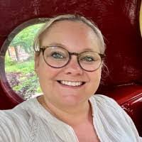 Nancy Maas's Instagram, Twitter & Facebook