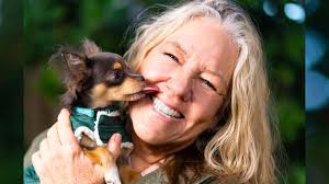 April Mackin's Instagram, Twitter & Facebook