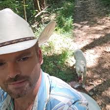 Nathan Drake (@nathan.drake.325391)