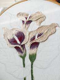 Thread Painting And Silk Shading Embroidery Techniques And Projects Hand Embroidered Calla Lilies Bynina Embroidery Tshirt Embroidery Stitches Embroidery Flowers