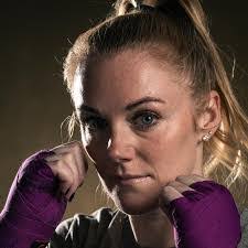 Claudia Leslie's Instagram, Twitter & Facebook