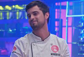 De malaje que es, arnau se ha ganado un puesto junto a luis enrique. Masterchef Ecuador Roberto Ayala Es El Ganador De La Segunda Temporada