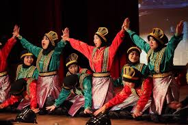 Keragaman Budaya Indonesia Website Indonesia Kaya Yang Merupakan Portal Resmi Galeri Indonesia Kaya Milik Djarum Budaya Budaya Poster Tarian Indonesia