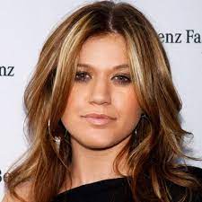 These stars give inspiration to many women about style and new trends. Kelly Clarkson S Changing Looks Hair Photo Kelly Clarkson Hair Hair Color