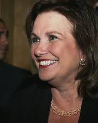 Elizabeth Edwards dies at 61