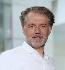 Lawrence Renner's Instagram, Twitter & Facebook