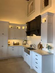Whether you want kitchen cupboards with classic glass panes or modern kitchen units with sleek, shiny finishes, you'll find ones to fit your. Home Midwest Cabinet