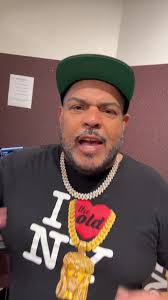 Going live in 5 minutes! Tune in! #theheavyhitterdjs #djenuff