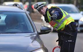 Stoppen Durchsuchen Was Die Polizei Bei Verkehrskontrollen Nicht Darf Kolner Stadt Anzeiger
