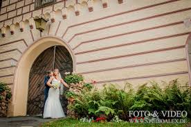 Schloss guteneck is situated north of unterkatzbach. Hochzeit In Schloss Guteneck Studio Alex