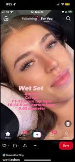 Can anyone show me pictures of sets with flat classic lashes with c cc or D  curl any is fine ☺️ I'm trying to see if I should buy some or not |