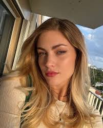 Jane Mary's Instagram, Twitter & Facebook