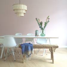 pink wall hay loop stand table and wooden lighting designed by studiostijl pinkwall arpdesign studiostijl hay haydesign esstisch design wohnen zuhause