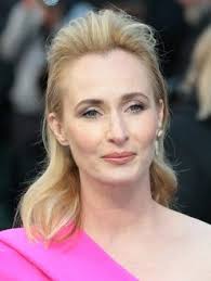 Genevieve Reilly's Instagram, Twitter & Facebook