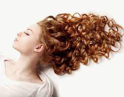 Kuafor Ve Guzellik Perma Nasil Yapilir Dalgali Saclara Kavusmak Curly Hair Styles Curly Hair Tips Celebrity Hair Inspiration