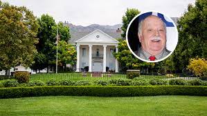 I'd like frank shirley, my boss, right here tonight. Christmas Vacation House Frank Shirley S House Is Glendale Mansion Dirt