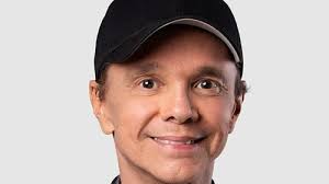 Morre cantor Netinho, referência do axé music, aos 60 anos