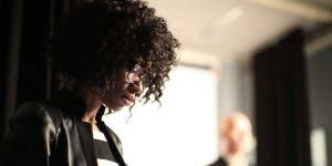 Anderhalf jaar later komt ze met haar ouders naar nederland. Arte Re Sylvana Simons Kobalt Gmbh