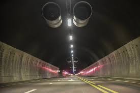 Oslofjordtunnelen er åpen igjen i begge retninger etter å ha vært stengt i flere timer i morgentimene i dag på grunn av en feil med viftesystemet, melder vegtrafikksentralen. Brann Nyheter Vurderer A Oppheve Forbudet For Tunge Kjoretoy Etter At Alle Viftene Er Skiftet Ut I Oslofjordtunnelen