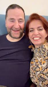 Zpěvačka Jana Fabiánová byla první, kdo veřejně upozornil na psychiatra  Jana Cimického. A Ilona byla druhá. Když zpěvačku vystavili za její  svědectví uživatelé internetu tvrdým a sprostým hejtům, Ilona ji v diskusích