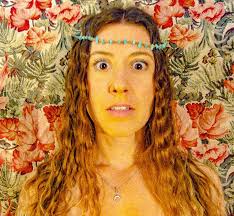 Elenco do filme "Moças da Pensão em: O MISTÉRIO DA LOURA", direção de  Antonio Vanfill. . Lucylli Alves interpreta Tereza. Lucy morou anos no  litoral norte de SP e 2 anos em