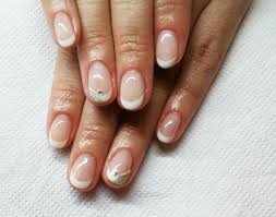 Most már gél lakkal is könnyedén készíthettek hófehér francia körmöt! Francia Gel Lakkozas Manikur Mukorom