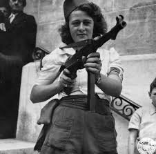 J'aime ses débuts de femme entretenue et gourgandine qui refusait de finir en bonne ou en pute de bas étage. Femmes Dans La Resistance Interieure Francaise Wikipedia