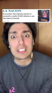 Yao Cabrero Haciendo Sus Miniaturas