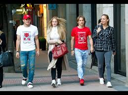 Modric ретвитнул(а) equipe de france efoot ⭐️. Luka Modric With His Wife Vanja Bosnic And Mateo Kovacic With His Girlfriend Izabel Andrijanic Youtube