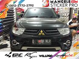 Proses pembersihan body dari noda aspal dll. Pajero Sport Stiker Mobil Bandung Mangele Wrapshop