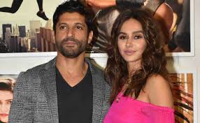 He has been training farhan akhtar for 17 years and has also worked on all of farhan's looks in his upcoming film, toofan. Dabboo Ratnani S Calendar Launch Farhan Akhtar S Date Was Rumoured Girlfriend Shibani Dandekar See Pics