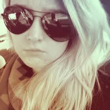 Emma Thofson (@dynosaur10000)