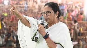 Mamata Banerjee: ভোট মিটতেই ফের ময়দানে মুখ্যমন্ত্রী! বাড়িতে ডেকে আজ কী  বলবেন সাংসদদের?