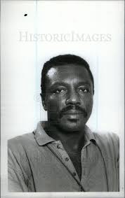 1990 Press Photo Coach Robert Lynch Mumford PSL Footbal