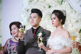 Kiểu tóc layer nam ngắn nói về những mái tóc nam dạng layer được cắt ngắn gọn theo xu hướng các kiểu 6.1. Tiá»‡c CÆ°á»›i Vlogger Huy Cung Má»¹ Linh Káº¿ Hoáº¡ch CÆ°á»›i