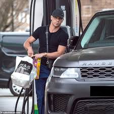 Joey essex is a very unique being. Joey Essex Gets The Basics Including Coco Pops Oltnews