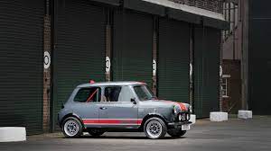 Mini countryman boardwalk edition adds style as brand shifts to evs. Mini Remastered Oselli Edition Is Equal Parts Fast And Gorgeous