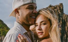 As in 2021, gabi martins's age is 24 years. Sertanejo Is Detonated By Dry Responses On Relationship With Former Bbb Gabi Martins Entertainment Prime Time Zone