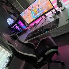 Battleroyale Cod Gamingmonitor Pes Xbox Xboxone 4k Proevolutionsoccer Gaming Pc Playstation Video Game Room Design Game Room Design Game Room Decor