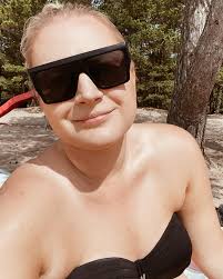 I made a conscious decision not to stress about my (over)weight this  summer. I mean yeah I know the science: it's unhealthy. I also know that  stressing about it every single minute