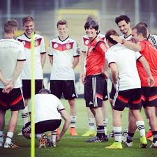 Weltmeister 2014 fußball weltmeisterschaft deutschland fußball deutsche. Pin Auf Wm 2014 Unser Team