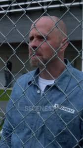 Harvey trying to protect Mike in prison 😬 #suits #suitsnetflix #harvey  #fyp #foryou #fyy