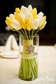 50 White Tulip Wedding Ideas For Spring Weddings Tulip Wedding Tulip Bouquet Tulip Centerpiece