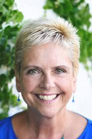 Mimi Arnold's Instagram, Twitter & Facebook